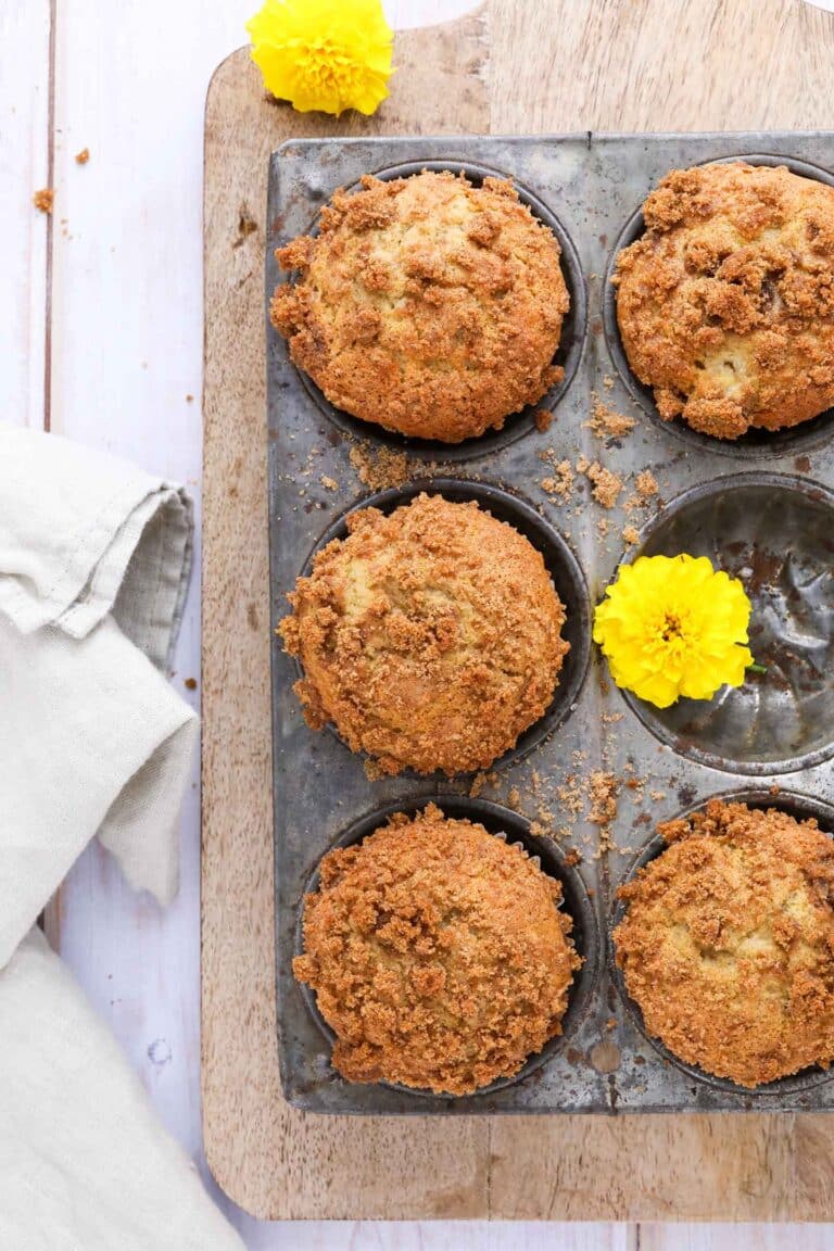 easy banana crumb muffins recipe