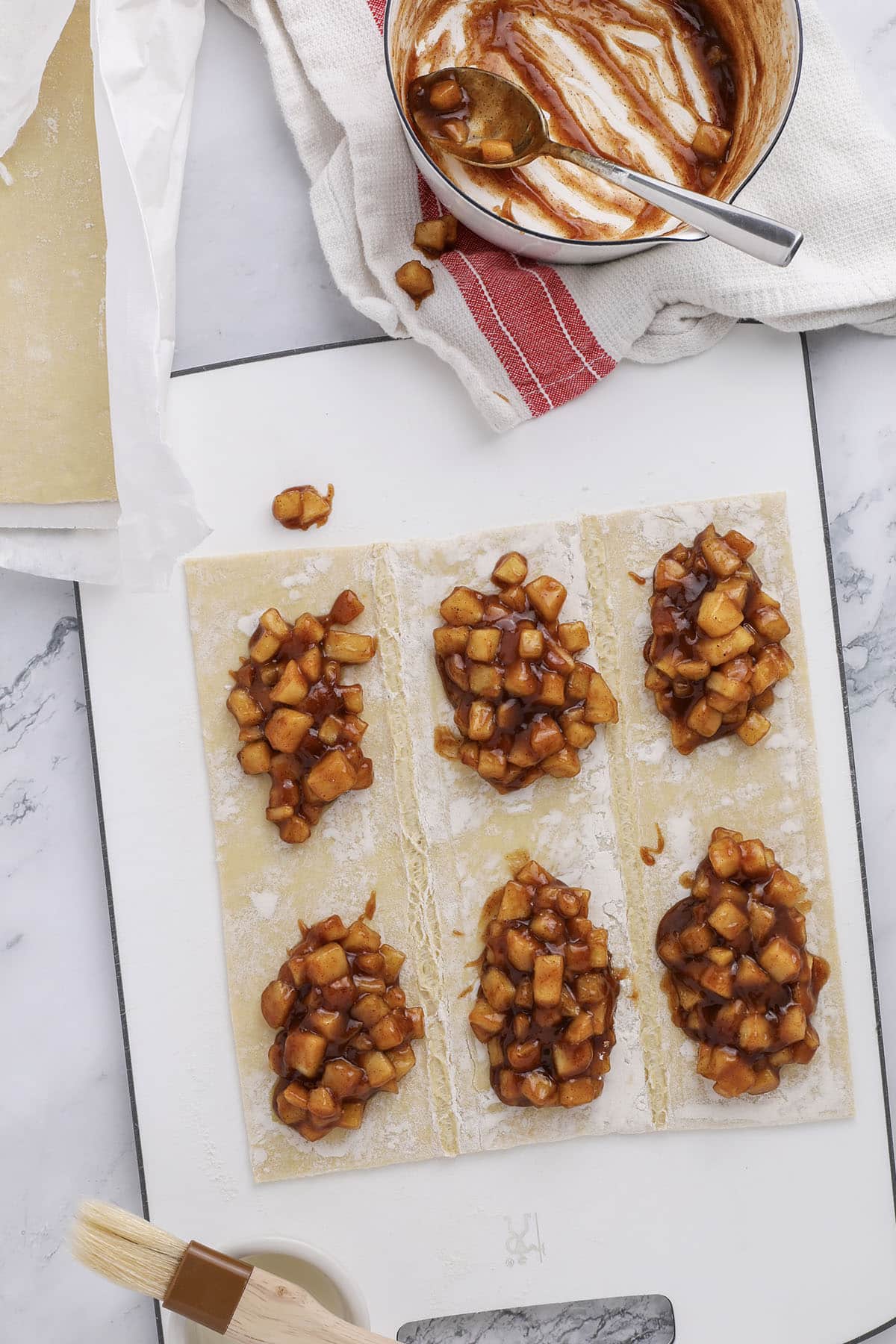 apple filling on puff pastry